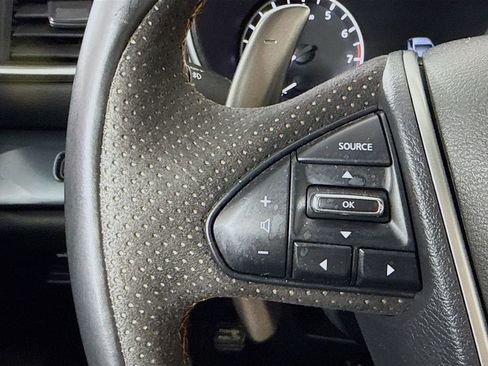 Used 2022 Nissan Maxima SR w/ Sport Mat Group FWD image 11