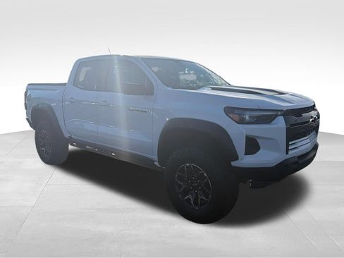 Used 2024 Chevrolet Colorado ZR2 w/ ZR2 Convenience Package III AWD/4WD image 7