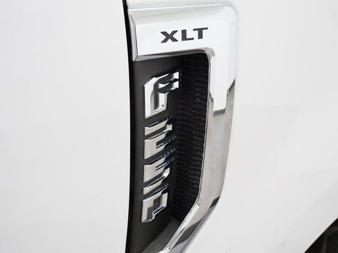 Used 2020 Ford F250 XLT image 10