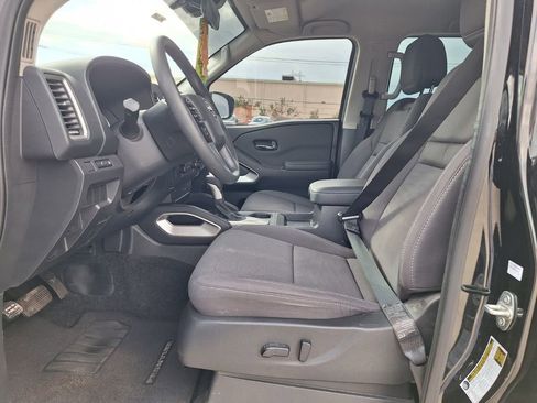 Used 2024 Nissan Frontier SV image 11