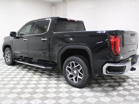 Used 2022 GMC Sierra 1500 SLT w/ SLT Convenience Package AWD/4WD image 9