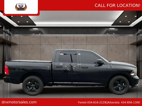 Used 2017 RAM 1500 Express w/ Black Ram 1500 Express Group image 6