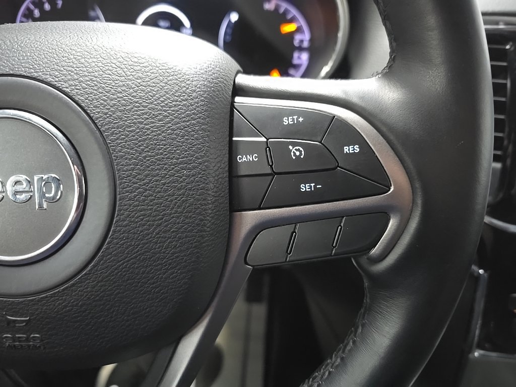 Used 2020 Jeep Grand Cherokee Limited AWD/4WD image 21