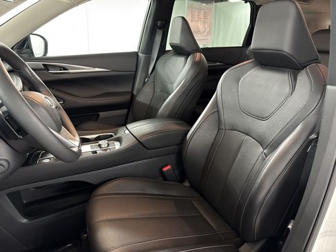 Used 2025 INFINITI QX60 Luxe FWD image 28