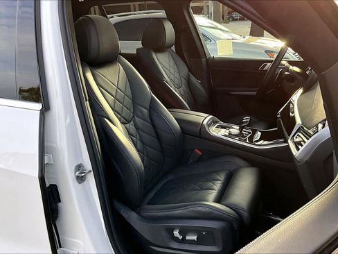 Used 2023 BMW X5 xDrive40i w/ Parking Assistance Package image 8