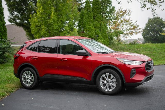 Used 2025 Ford Escape Active FWD image 4