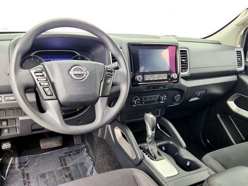 Used 2022 Nissan Frontier SV RWD image 12