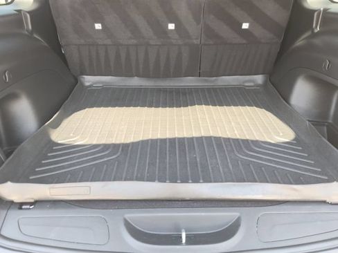 Used 2021 Jeep Grand Cherokee Laredo RWD image 28