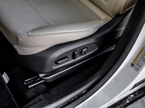 Used 2023 Buick Encore GX Select image 18