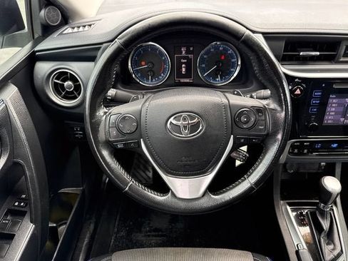 Used 2018 Toyota Corolla SE FWD image 14