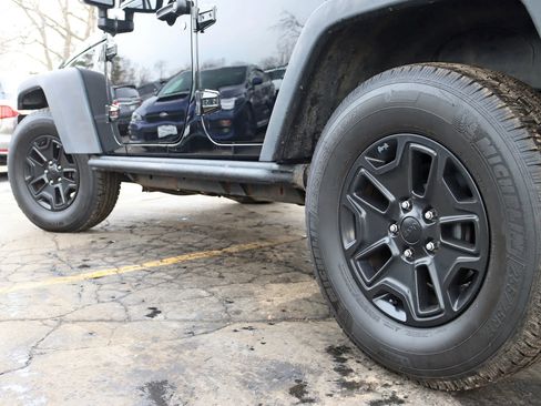 Used 2013 Jeep Wrangler Unlimited Sahara image 14