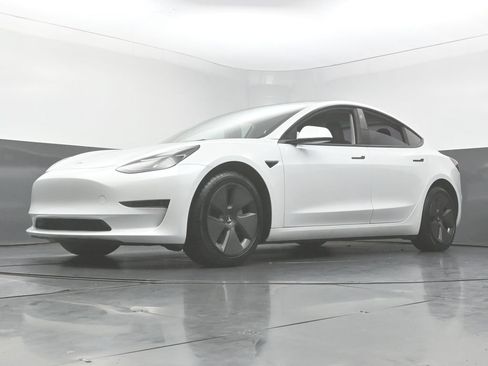 Used 2023 Tesla Model 3 Standard Range RWD image 49