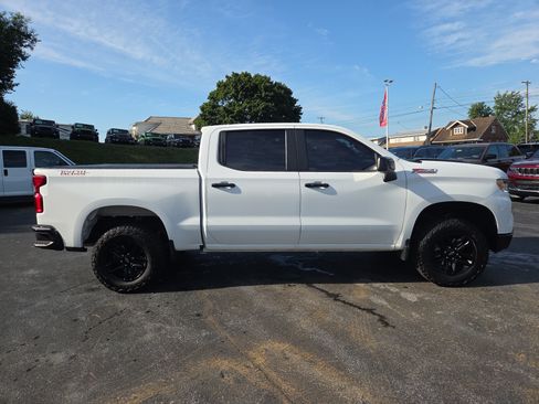 Used 2024 Chevrolet Silverado 1500 LT Trail Boss AWD/4WD image 2