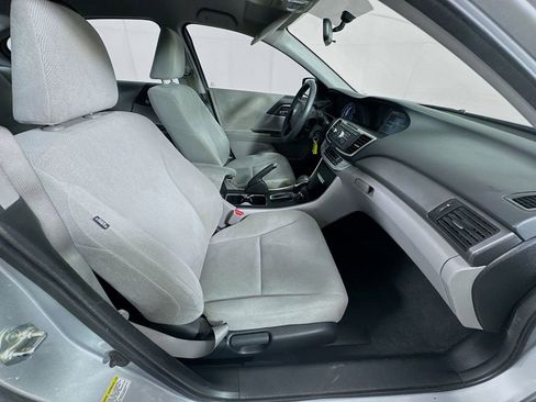Used 2013 Honda Accord LX image 32