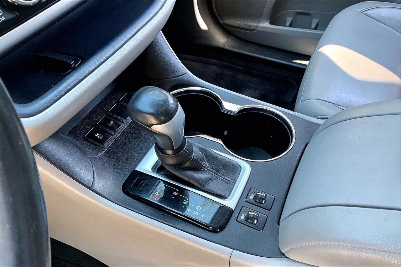 Used 2016 Toyota Highlander XLE FWD image 15