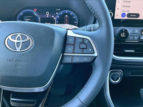Used 2025 Toyota Grand Highlander AWD Hybrid image 24