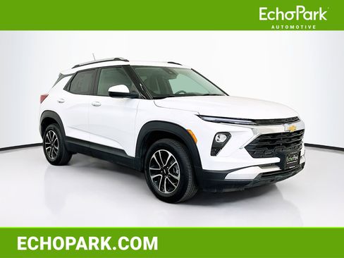Used 2025 Chevrolet TrailBlazer LT image 1