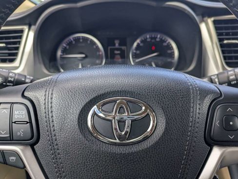 Used 2016 Toyota Highlander XLE FWD image 31