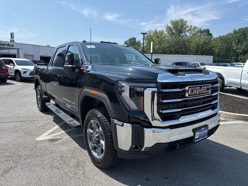 New 2025 GMC Sierra 2500 SLE w/ SLE Value Package; image 8