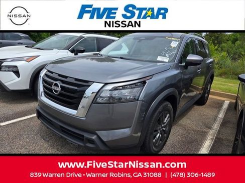 Used 2024 Nissan Pathfinder SV AWD/4WD image 3