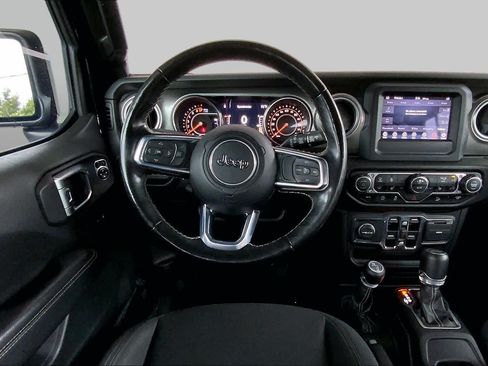Used 2020 Jeep Wrangler Unlimited Sahara w/ Cold Weather Group AWD/4WD image 6