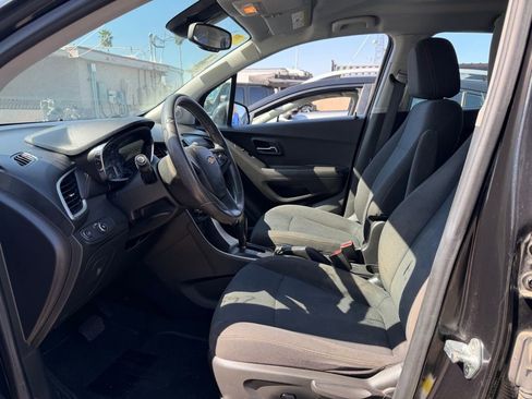 Used 2020 Chevrolet Trax LS image 8