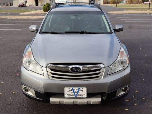Used 2010 Subaru Outback 3.6R Limited image 12