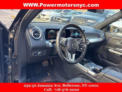 Used 2021 Mercedes-Benz GLB 250 4MATIC w/ Premium Package image 28