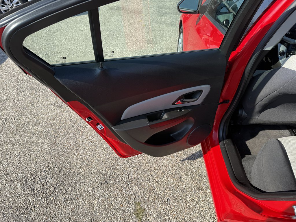 Used 2016 Chevrolet Cruze LS FWD image 18