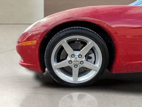 Used 2005 Chevrolet Corvette Coupe w/ Preferred Equipment Group image 17