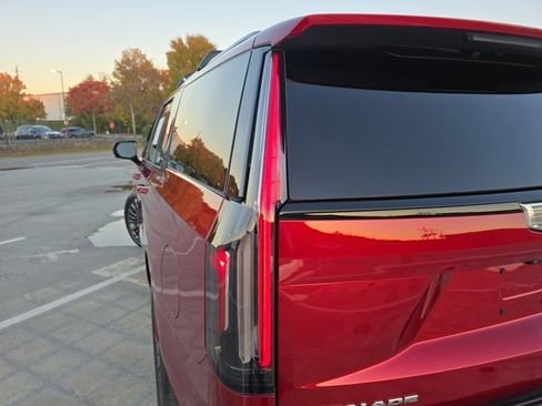 Certified 2024 Cadillac Escalade ESV V w/ Heavy-Duty Trailer Package image 35