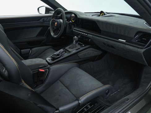 Used 2025 Porsche 911 GT3 RS image 18