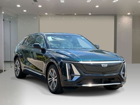 Certified 2024 Cadillac Lyriq Luxury w/ LPO, Floor Liner Package AWD/4WD image 6