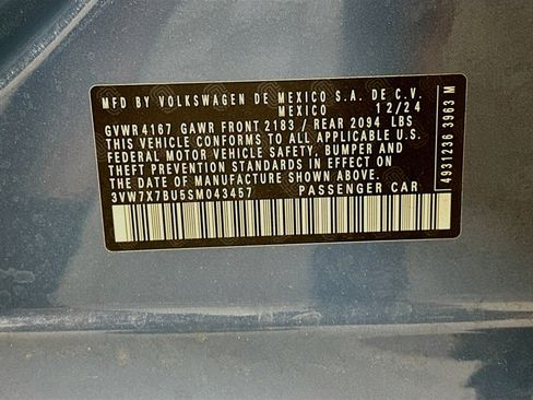 Used 2025 Volkswagen Jetta SE FWD image 12