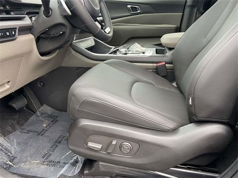 New 2026 Kia Carnival EX image 10