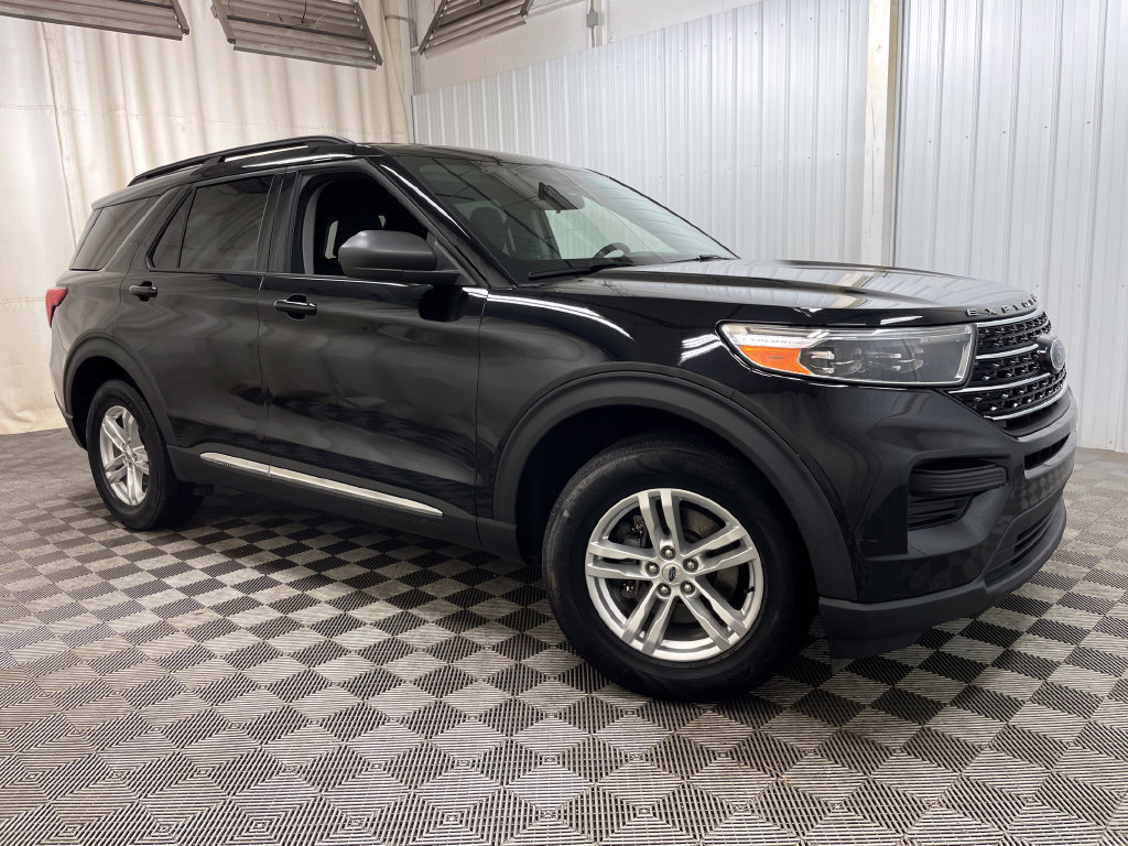 Used 2021 Ford Explorer XLT AWD/4WD image 1