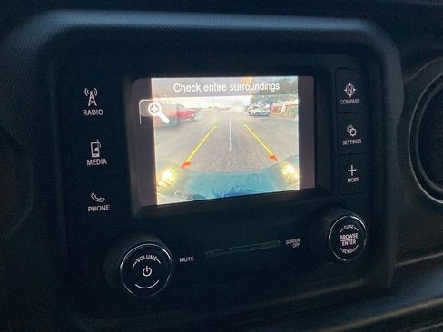 Used 2020 Jeep Gladiator Sport w/ Trailer Tow Package image 20