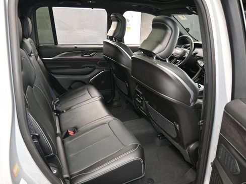 Used 2024 Jeep Grand Cherokee Overland w/ Luxury Tech Group IV image 49