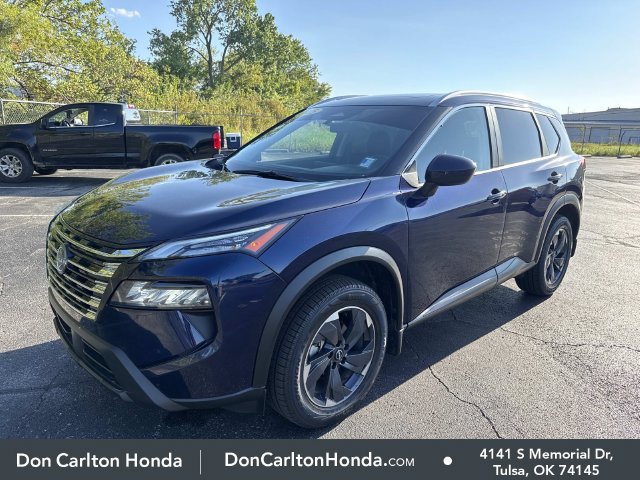 Used 2025 Nissan Rogue SV w/ SV Premium Package AWD/4WD image 3