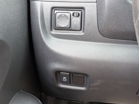 Used 2015 Nissan Versa Note SV w/ Sport Value Package FWD image 20