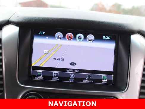 Used 2019 Chevrolet Suburban LT image 24