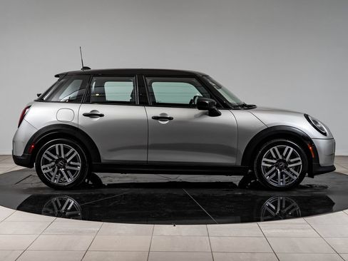 Certified 2026 MINI Cooper 4-Door Hardtop FWD image 11