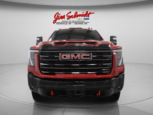 Used 2025 GMC Sierra 2500 AT4X AWD/4WD image 3
