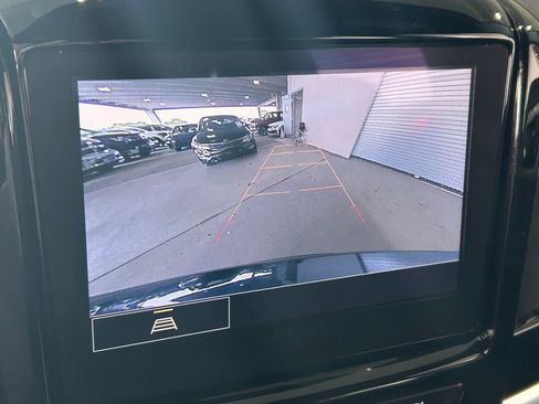 Used 2023 Chevrolet Traverse LT image 15