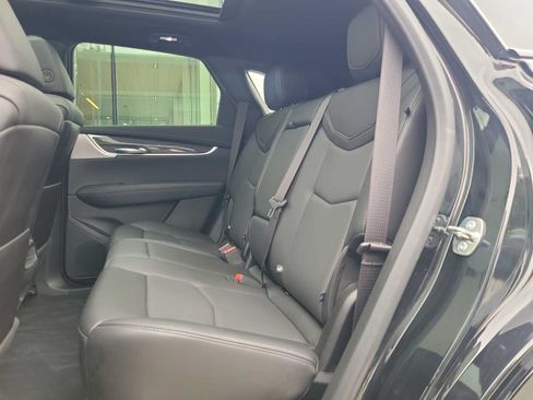 Used 2024 Cadillac XT5 Sportv w/ Technology Package AWD/4WD image 8