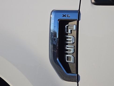 Used 2017 Ford F350 XL image 11