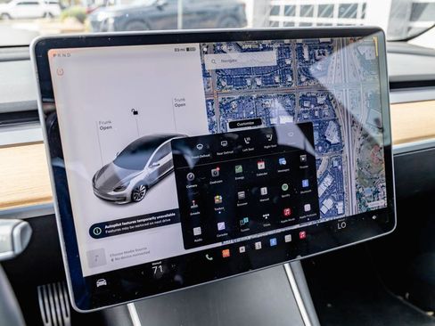 Used 2018 Tesla Model 3 Long Range RWD image 15