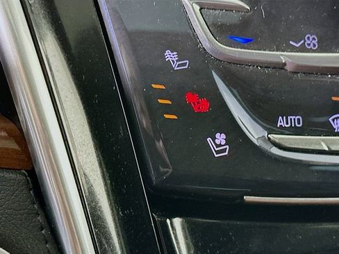 Used 2020 Cadillac Escalade ESV Luxury w/ Escalade Sport Edition image 21