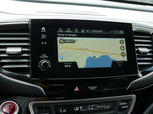 Used 2022 Honda Pilot Touring image 18