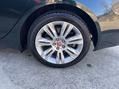 Used 2017 Jaguar XF Premium image 37